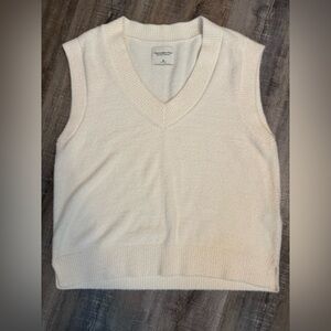 Women's Cream V-Neck Sleeveless Sweater Vest